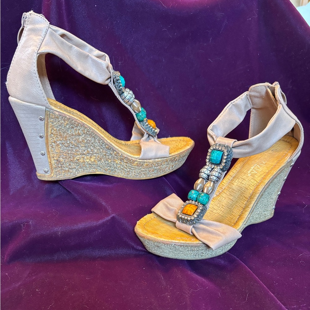 PATRIZIA by Spring Step Women’s Beige Beaded-Jeweled T-Strap Wedge Platform SZ 8 - Picture 2 of 15